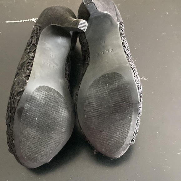 Elle platform black lace and suede open toe heels, size 6 - Picture 6 of 6